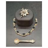 (3) pieces of vintage sterling jewelry…..daisy brooch, onyx-like bracelet and silver salt spoon brooch…..38 total grams