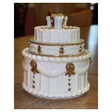 Beautiful LENOX porcelain Sentiments Collection Birthday Box in original box…..3-1/4” tall