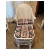 Gorgeous white wicker rocker with matching foot rest…..29 x 20 x 39 tall overall…..foot rest is 20 x 20 x 16 tall