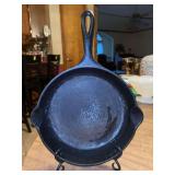 Unmarked #6 cast iron skillet…..10”