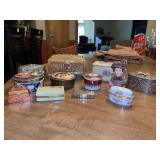 Nice grouping of trinket/pill/jewelry boxes…..decorative gold tone is musical and works