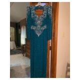 Stunning LANDA 100% silk teal colored beaded formal dress with open back design…..size 10…..would be perfect for the upcoming formal holiday parties