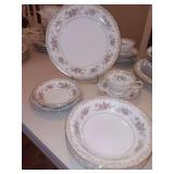 Noritake China Somerset pattern 7 piece place setting of 4. 28 pieces total.