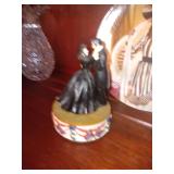 Gone with the Wind music box, plate and plate with figurine.