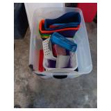 Tote of storage
Items