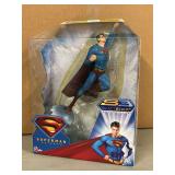 MATTEL Superman Returns “Metropolis Rising Superman vinyl figure from the S3 Select Sculpt Series