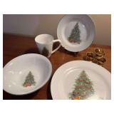 Great CHRISTMAS Trisa Tree Stoneware and Gold Tree Napkin Holders