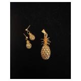 14KT Gold CREA Pineapple Pendant and Matching 14KT Earrings