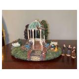 Thomas Kinkade Lamplight Hawthorne Village Collection “Evening Serenade Gazebo” lighted piece (needs batteries)…..7-3/4 x 5-1/2” tall…..sculpture A3921