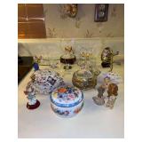 Great grouping of home decor…..Handblown glass, Danbury Mint lidded music box, small marble pieces and more