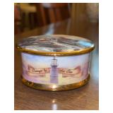 Thomas Kinkade “Cottage By The Sea” porcelain music box…..7th issue in the Thomas Kinkade’s Guiding Lights Music Box Collection…..#850A with COA