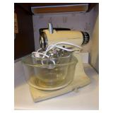 Vintage Sunbeam Mixmaster stand mixer with bowls and beaters…..does work but motor squeals when turned on