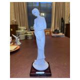 Collectible 1987 Giuseppe Armani “Lady with Flowers” statue…..10-1/4” tall