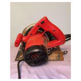 SKILSAW 2.3HP 7-1/4” Circular Saw in box…..does power up…..not rusted, it’s dust