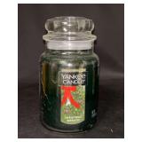 NEW 22 oz. Yankee Candle jar in Christmas Wreath scent