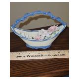 RARE FIND Vintage Llardo Off-White/Cream Oval Basket w/Flowers in excellent vintage condition...
