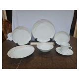 Vintage Like New 7-Piece Place Setting of Hutschenreuther Germany China in the En Vogue Pattern...Maxim
