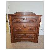 Beautiful Vintage walnut chest of drawers 29.5x16x32" t top of backsplash w/carved wood drawer pulls in excellent vintage condition other than a spot on the top where brass lamp was sitting...