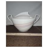 Vintage New/Like New Large Tureen w/Lid 12.5x7" Hutschenreuther Germany China in the En Vogue Pattern...Maxim