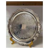 Great looking 15”D Oneida round silver plate serving tray…..center is engraved but you could use a doily for coverup