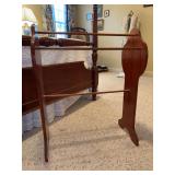 Vintage wood quilt rack…..23-1/2 x 29-1/2 tall