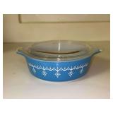 Vintage Pyrex Snowflake Blue Garland 1 pint Casserole Dish with glass lid…..colors are vibrant and no chipping