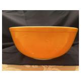Vintage Pyrex Primary Colors Orange 4 qt. mixing bowl in used condition