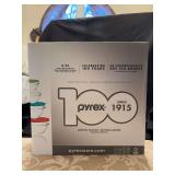 NIB (box is sealed) 8-piece PYREX limited edition glass mixing bowl set with lids