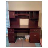 Beautiful cherry desk unit with center pull out keyboard tray, 2 side drawers and compartment for computer tower or other…..59-1/2 x 23-1/2 x 59 tall…..ALL ONE UNIT