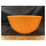 Vintage Pyrex Primary Colors Orange 2-1/2 qt mixing bowl in used condition