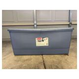 Rubbermaid 96qt Snap Topper storage box