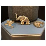 (3) pieces of animal design sterling jewelry….frog ring, mustang ring and elephant pendant…..11 total grams