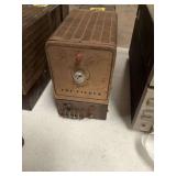 The Fisher amp, vintage, tubes glow no other info available, see photos