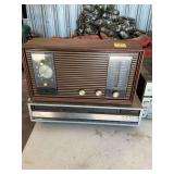 Vintage Zenith Vera awake alarm and radio. No power cord.