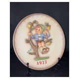 M.J Hummel 7th Annual Collectors Plate - 1977 by Goebel