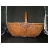Large vintage hand-woven oak splint buttocks gathering basket….17-1/2 x 11-1/4 x 12 tall to top of handle