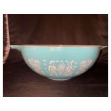 Pyrex Amish Butterprint Turquoise Cinderella Mixing Bowl…..4 qt…..design is in really good condition