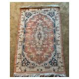 Used condition area rug…..32 x 50….does show wear