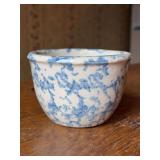 Pennsylvania Dutch 1c. salt glaze blue and white Spongeware custard cup…..4”D x 2-3/4” tall