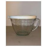 2qt. Pampered Chef 8-Cup Glass Measuring Bowl with Lid