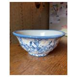 Pennsylvania Dutch Fluted Spongeware Fruit Bowl…..8-1/4”D x 3-3/4” tall….minor chipping