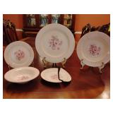 Homer Laughlin's Mary Anne 5 piece place setting, dinner plate ***has chip on bottom of rim***, soup bowl ***has 2 cracks***, bread/butter plate, fruit/dessert bowl, saucer ***broke in half***. See pi