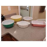 Vintage Pyrex Mixing, Casserole Dish & Bowls 5 pieces.