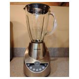 Black & Decker BL5000 5-Speed Blender, 48-ounce glass jar and a stainless steel finish. Like new