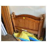 Pottery barn, Oak, twin bed with rails and mattress board