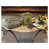 Group of miscellaneous decor pieces