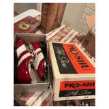 Vintage Pro-Shu red and white golf shoes.. size 10 D