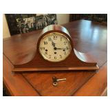 Howard Miller 17 inch Mantle Clock. Working condition with key.
