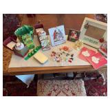 Group of miscellaneous Christmas items ￼