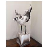 Great looking ceramic seagull in flight by artist Donna Weiss…..27” tall….does come in 1 pieces for transport